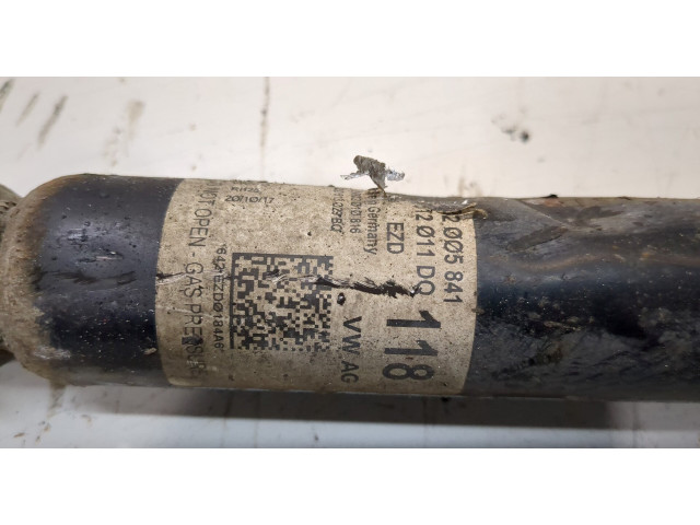 Стойка амортизатора  Volkswagen Golf 7 2017-2019      