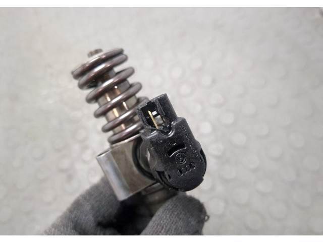 Форсунка топливная  Volkswagen Passat 6 2005-2010    03G130073S     