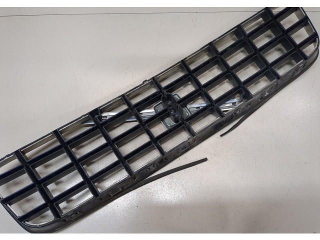 Решетка радиатора  Volvo XC90 2002-2006          