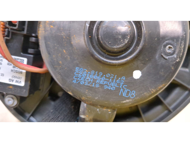 Моторчик печки Volkswagen Golf 7 2012-2020 5Q2819021B 5Q2819021B