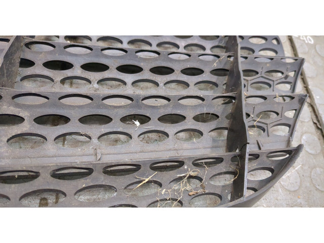 Решетка радиатора  Mercedes Vito W639 2004-2013          