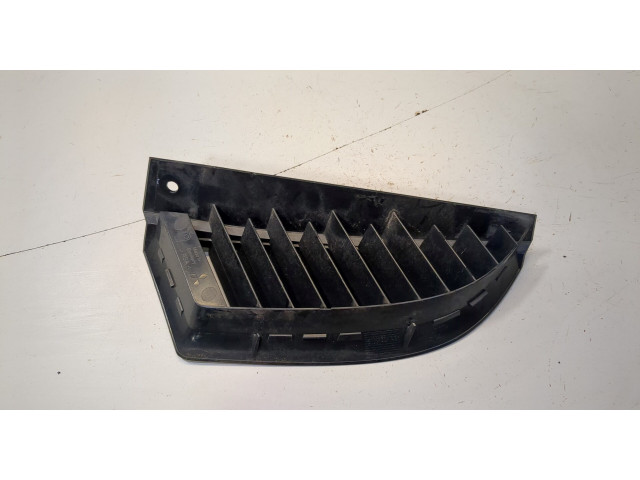 Решетка радиатора Mitsubishi Colt 2004-2008 1.1