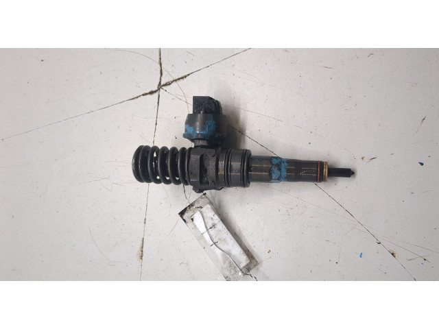 Форсунка топливная Volkswagen Caddy 2004-2015 038130073BN, 038130079TX