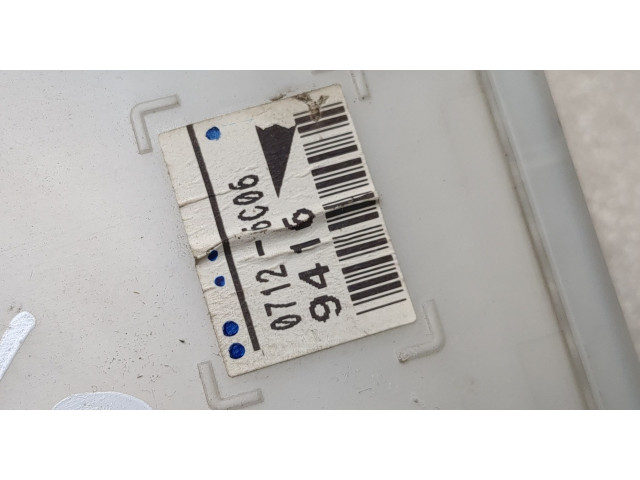 Блок предохранителей  Lexus IS 2005-2016      8273053020   