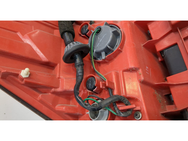 Задний фонарь