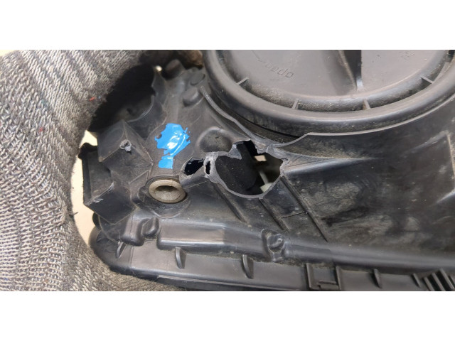 Фара передняя Skoda Yeti 2013-2018 правая