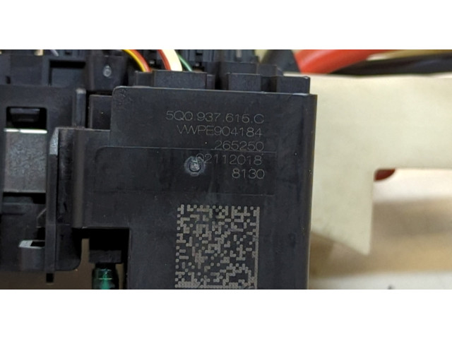 Блок предохранителей  Skoda Kodiaq 2016-2025      5Q0937615C   