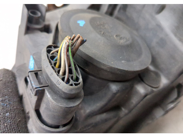 Фара передняя Volkswagen Golf 6 2009-2012 правая