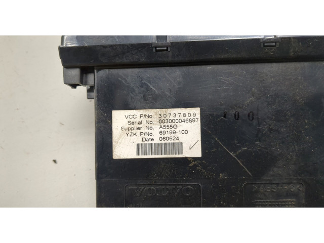 Дисплей бортового компьютера Volvo S40 2004-