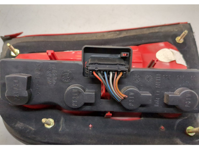 Задний фонарь          