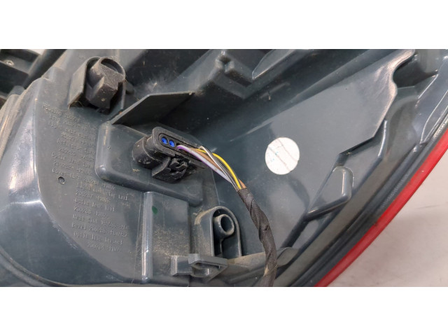 Задний фонарь