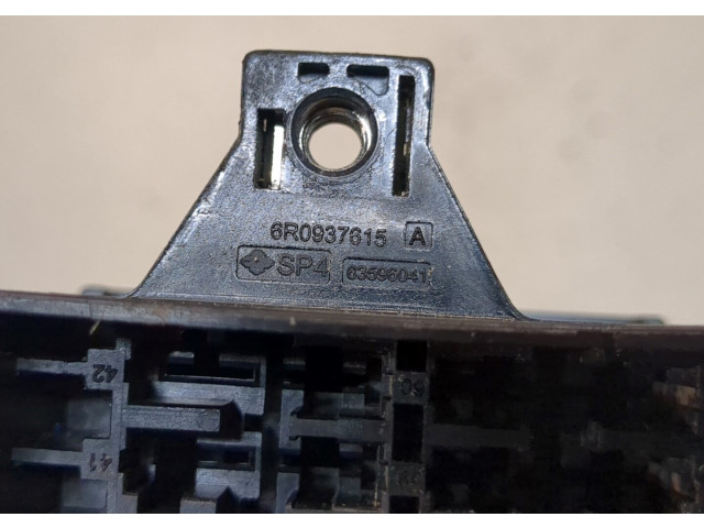 Блок предохранителей Volkswagen Golf Plus