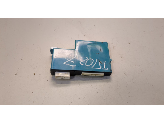 Блок комфорта  Toyota Yaris 2005-2011      8930052013  