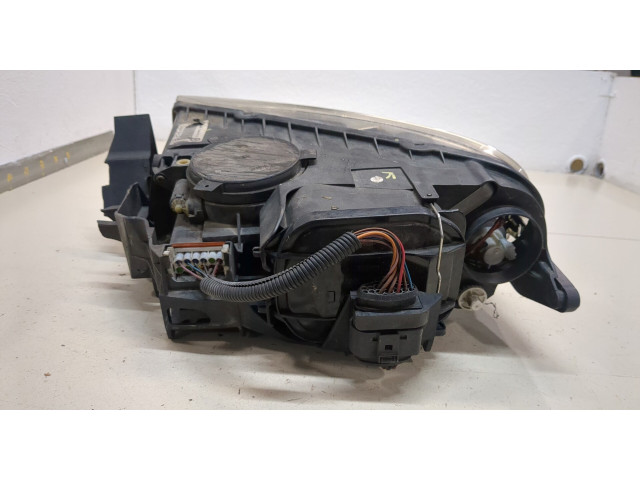 Фара передняя  Volkswagen Touareg 2002-2007 правая 