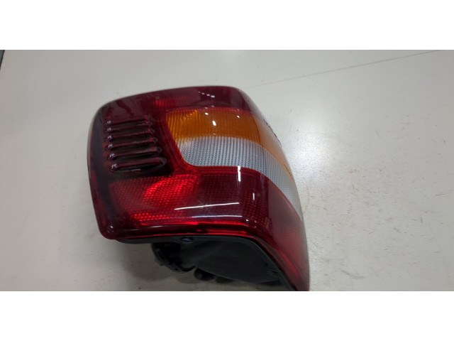 Задний фонарь        Jeep Grand Cherokee 1999-2003 