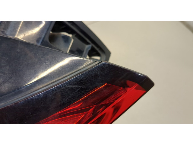 Задний фонарь