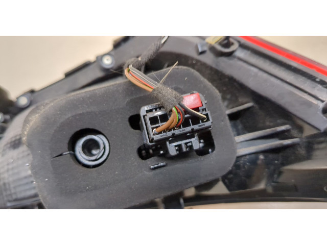 Задний фонарь          