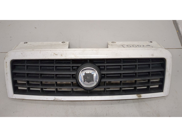 Решетка радиатора  Fiat Doblo 2005-2010          735395576