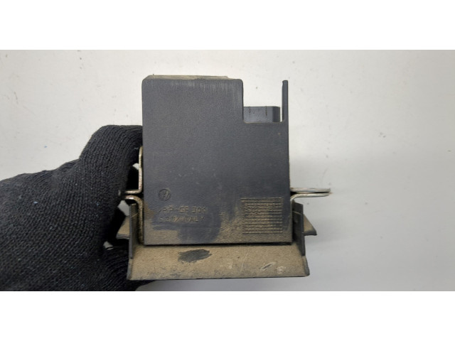 Замок багажника Skoda Yeti 2009-2018