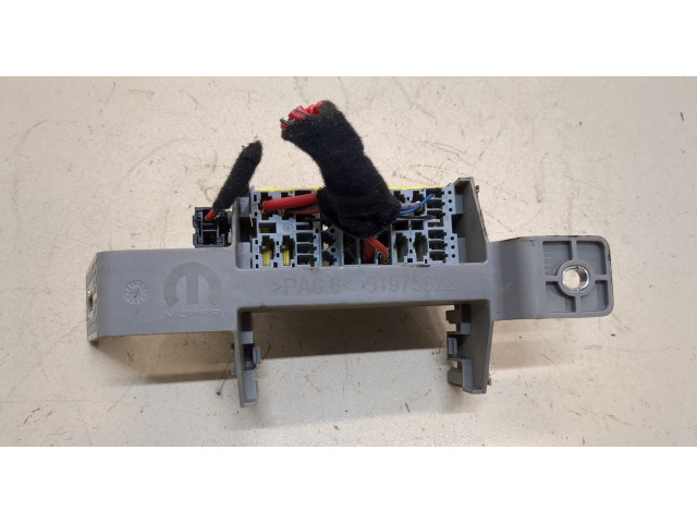 Блок предохранителей Jeep Renegade 51975322