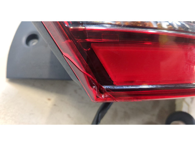 Задний фонарь