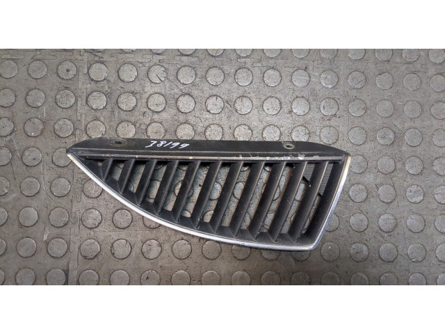 Решетка радиатора Mitsubishi Lancer 9 2003-2006