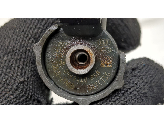 Форсунка топливная  KIA Ceed 2007-2012         