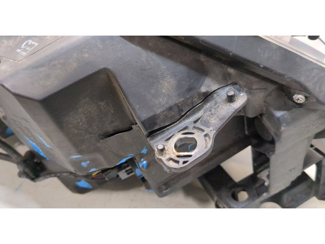 Фара передняя  Honda HRV 2015-2021 левая 