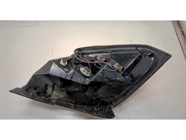 Задний фонарь          