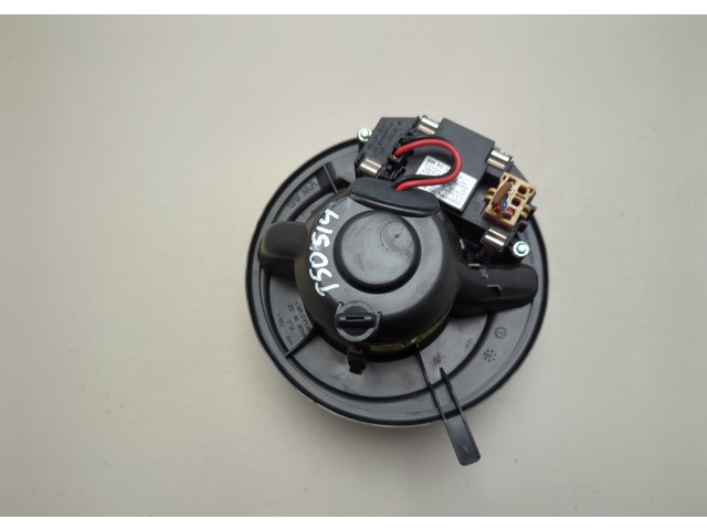 Моторчик печки Skoda Yeti 2009-2018