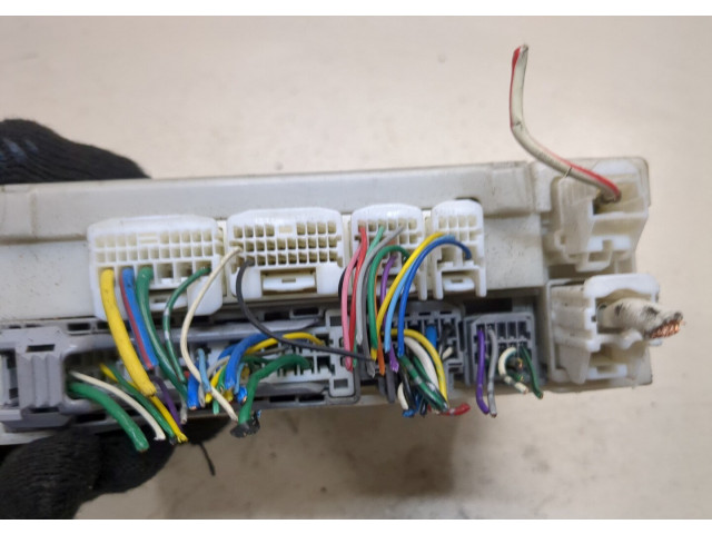Блок предохранителей Lexus GS 2005-2012 8273030282 3