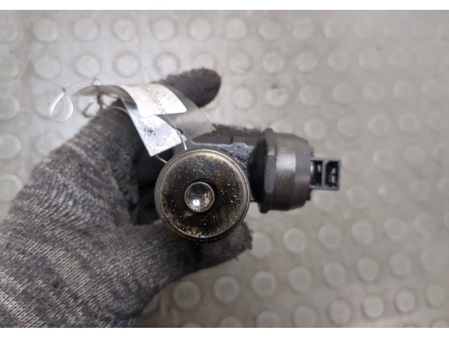 Форсунка топливная  Volkswagen Touareg 2002-2007    070130073N     