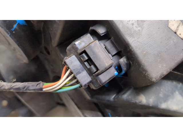 Фара передняя  Peugeot Partner 2015-2018 правая 