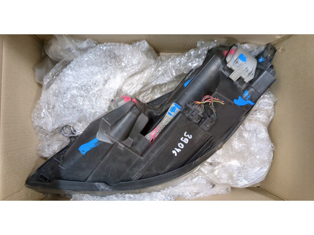 Фара передняя Mitsubishi Colt 2002-2012 правая