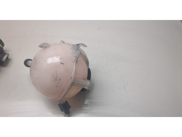 Бачок расширительный  Skoda SuperB 2008-2015 1K0121407A    2.0