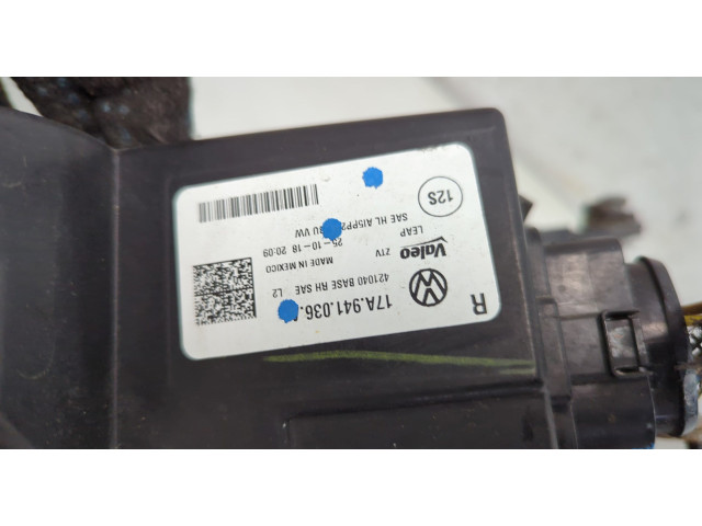 Фара передняя  Volkswagen Jetta 7 2018-2025 правая 