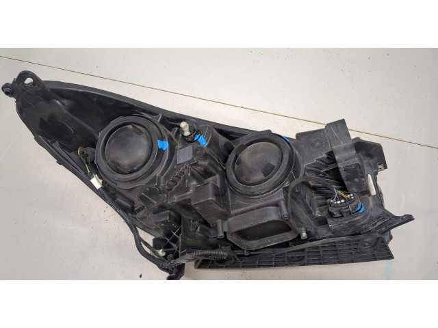 Фара передняя  Ford Escape 2015-2019 левая 