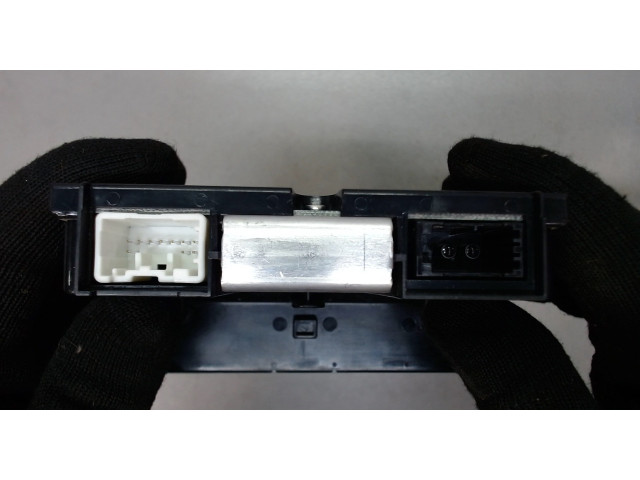 Дисплей бортового компьютера  Volvo V50 2007-2012 30797719        