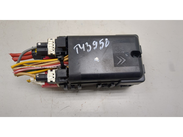 Блок предохранителей  Citroen C4 2010-2015         