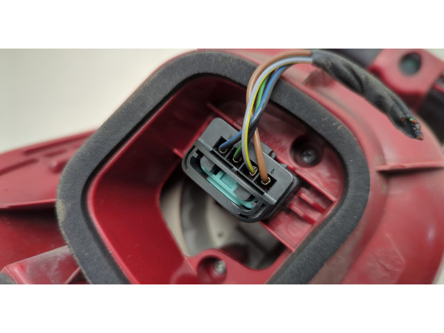 Задний фонарь          