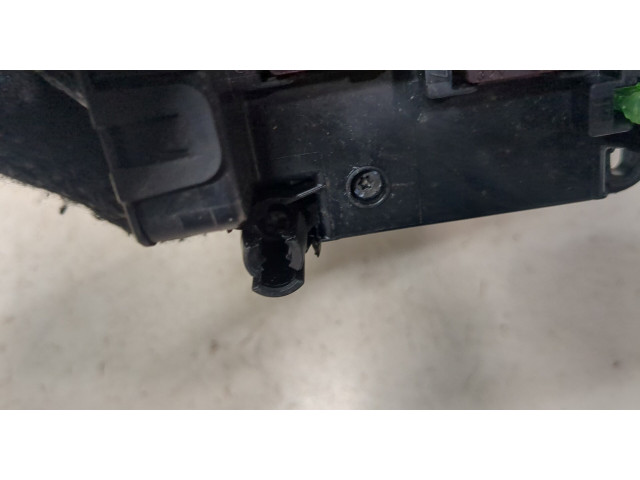 Блок предохранителей  Mercedes C W204 2007-2013           2.1