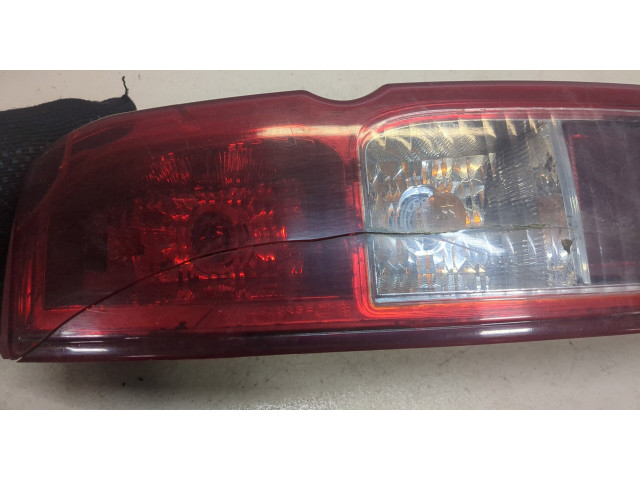 Задний фонарь 26550EB383 Nissan Navara 2005-2015