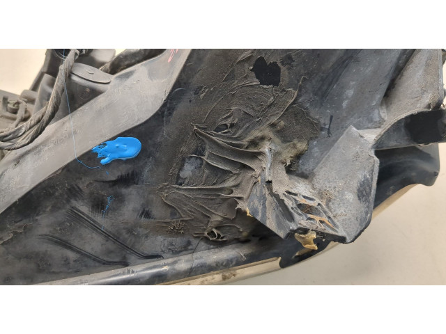 Фара передняя  Infiniti QX56 2004-2010 правая 