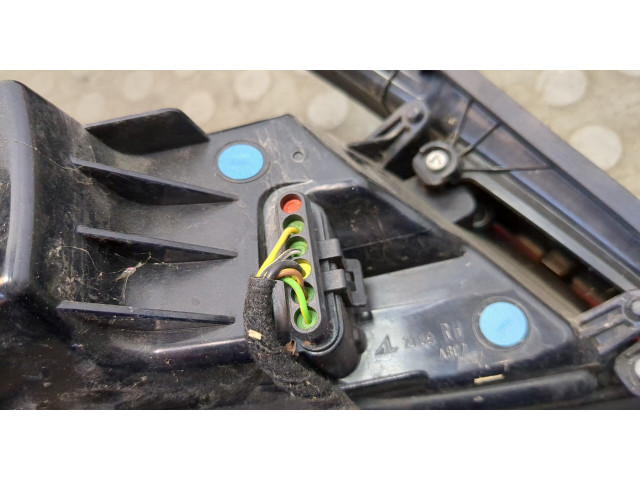 Задний фонарь          