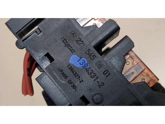 Блок предохранителей  Mercedes S W221 2005-2013      2215450601     5.5