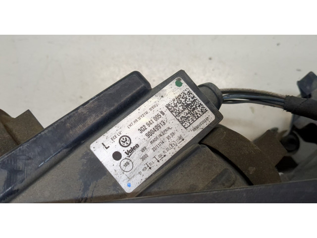 Фара передняя Volkswagen Passat 8 2015- левая