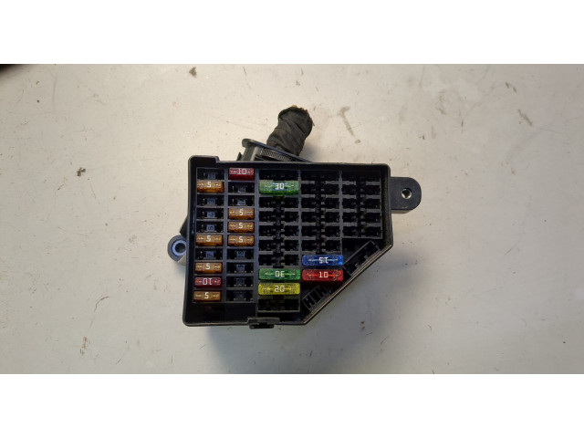 Блок предохранителей  Volkswagen Passat 6 2005-2010         