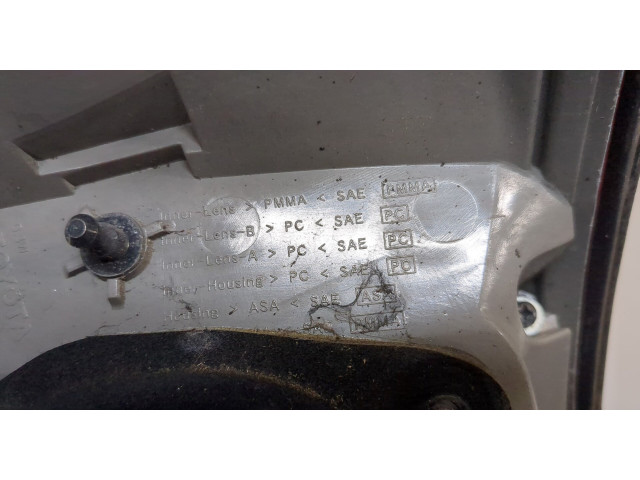 Задний фонарь          