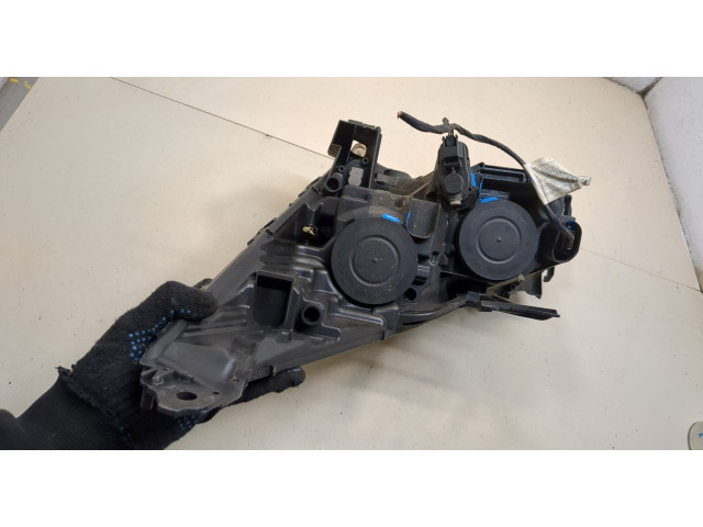 Фара передняя  Peugeot 5008 2009-2016 правая 