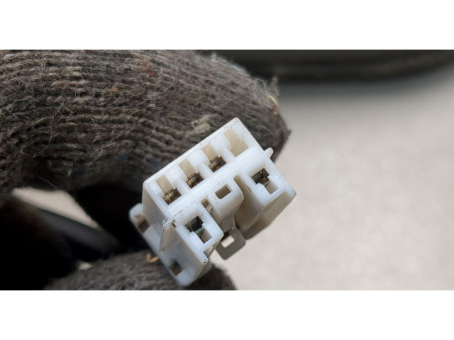 Зеркало боковое Mitsubishi Carisma 1995-2004 левое